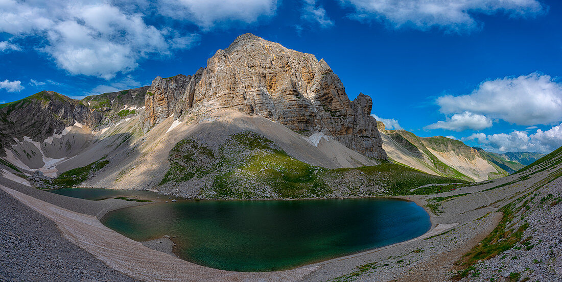 Italy, Umbria, Sibillini mountains, Lake Pilato in Summer