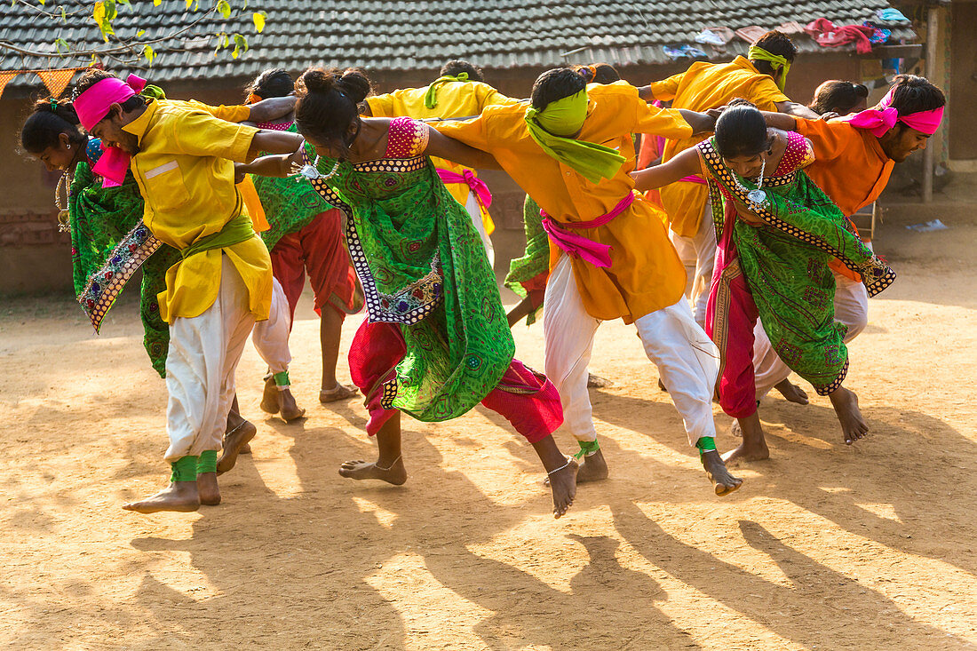 Tänzer aus Gujarat, Indien