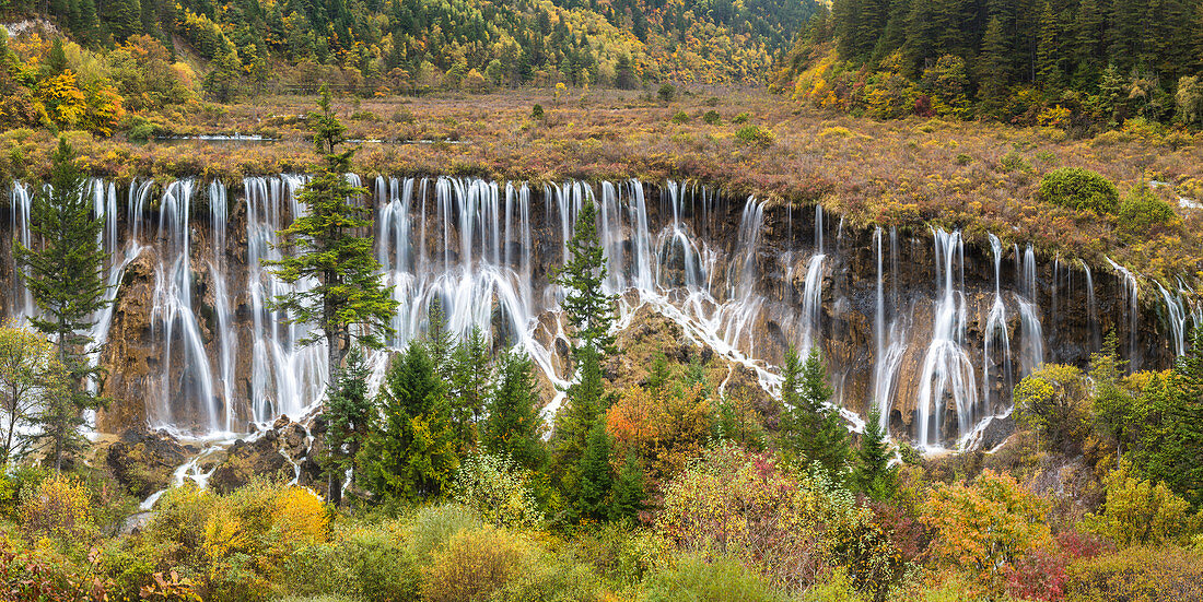 Nuorilang Wasserfall, Jiuzhaigou Nationalpark, Provinz Sichuan, China