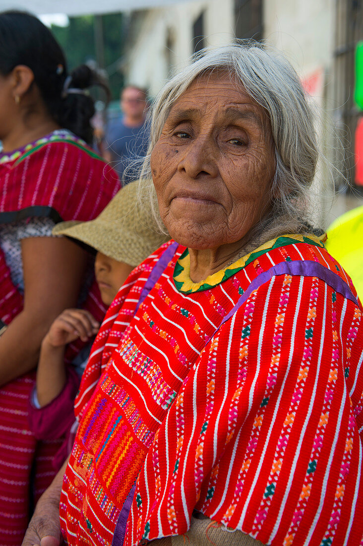 Porträt einer alten mixtekischen Frau in Oaxaca City, Mexiko.