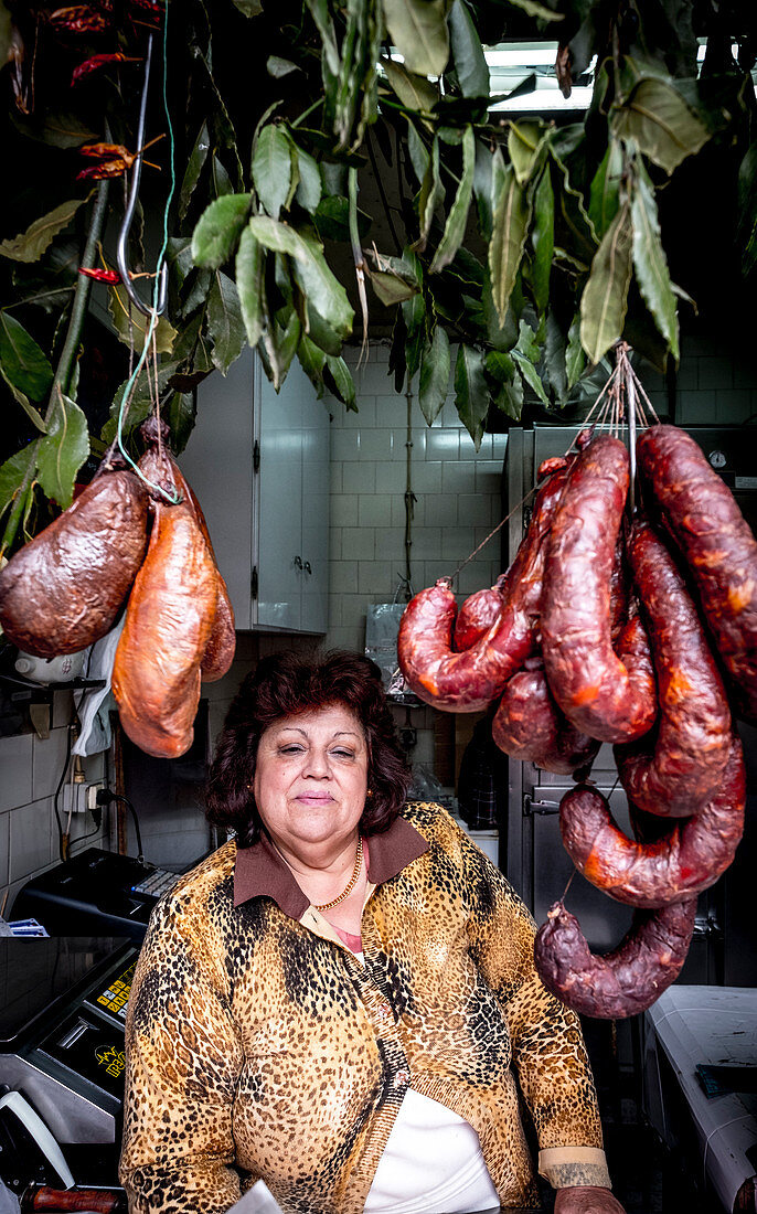 market stall, Mercado de Bolhao, Porto, Portugal, Europe