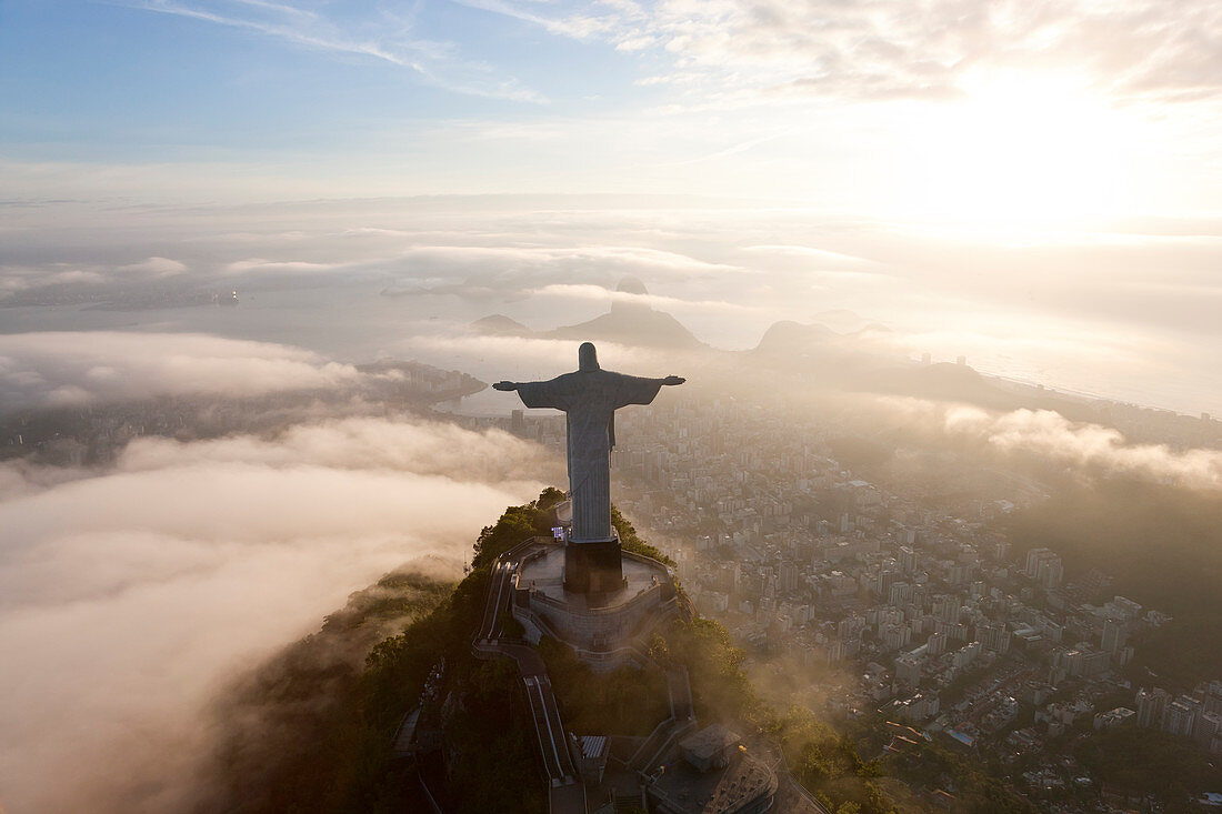 Luftaufnahme der Statue 'Christus, der Erlöser', Corcovado, Rio de Janeiro, Brasilien