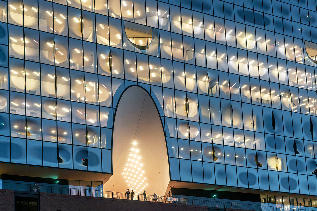 Elbphilharmonie at the blue hour, HafenCity, Speicherstadt, Hamburg, Germany, Europe