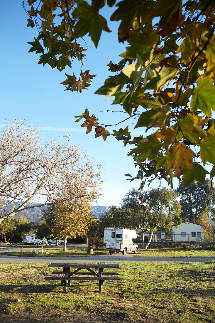 Picknickplatz auf dem Campingplatz von Carpinteria, Santa Barbara, Kalifornien, USA