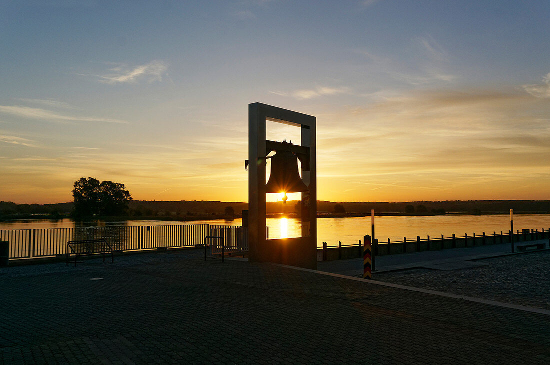 Peace Bell, Oder, Frankfurt / Oder, sunrise, view to Poland, Land Brandenburg, Germany