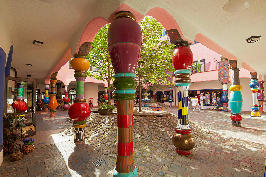 Grüne Zitadelle in Magdeburg, Friedensreich Hundertwasser-Haus, Sachsen-Anhalt, Mitteldeutschland, Deutschland, Europa 