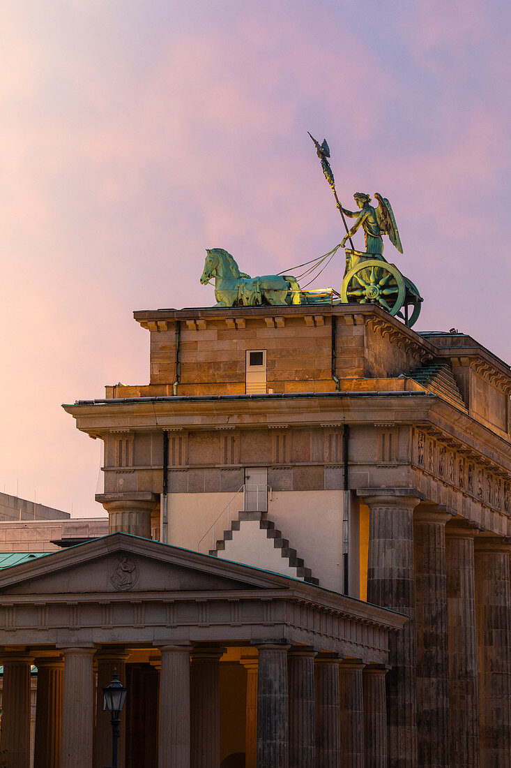 Brandenburger Tor at sunrise, Mitte, Berlin, Germany