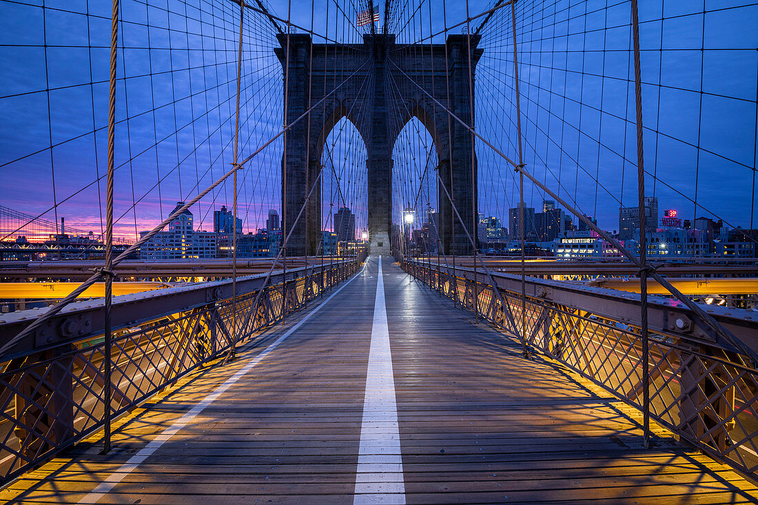 Brooklyn Bridge, Manhattan, New York, USA