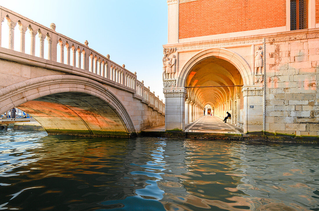 Morgen auf dem Markusplatz. Venedig, Venetien, Italien.