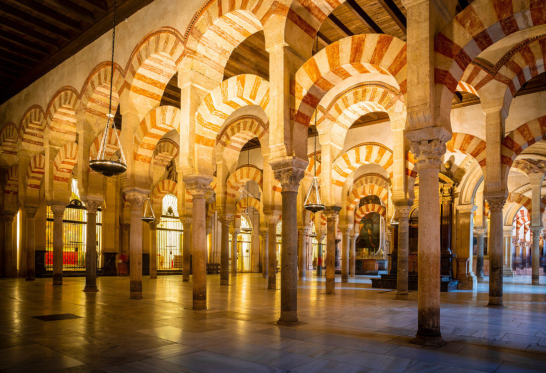 Die weltberühmte Mezquita, Stadt Cordoba, Andalusien, Spanien.