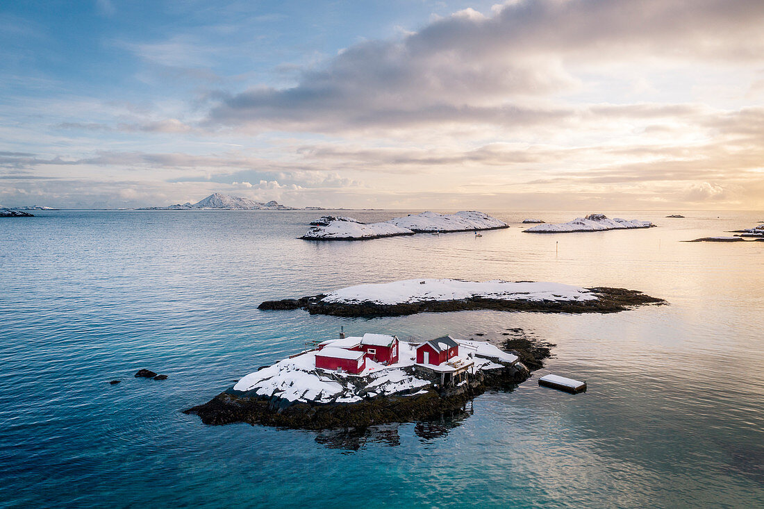 Erhöhte Ansicht von Svolvaer, Lofoten-Inseln, Nordland, Norwegen.