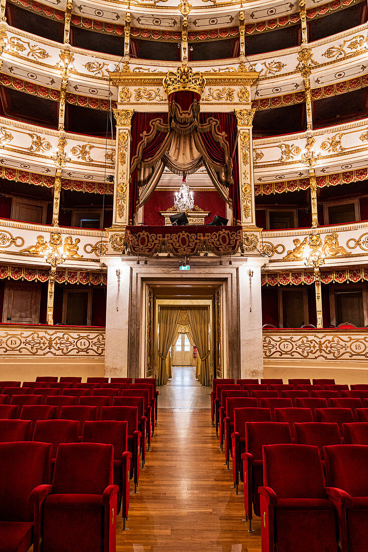 Das Innere des Teatro Regio. Parma, Emilia Romagna, Italien, Europa.
