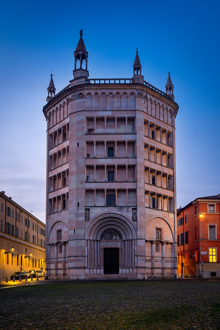 The Battistero (Baptistery of Parma) at the Piazza Duomo. Parma, Emilia Romagna, Italy, Europe.