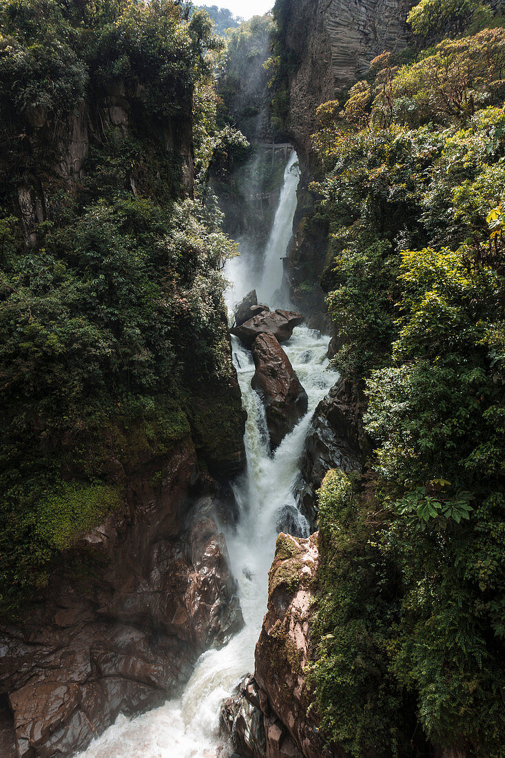 Yumbilla Falls in der Nähe der Stadt Cuispes, der nordperuanischen Region Amazonas, dem fünfthöchsten Wasserfall der Welt.