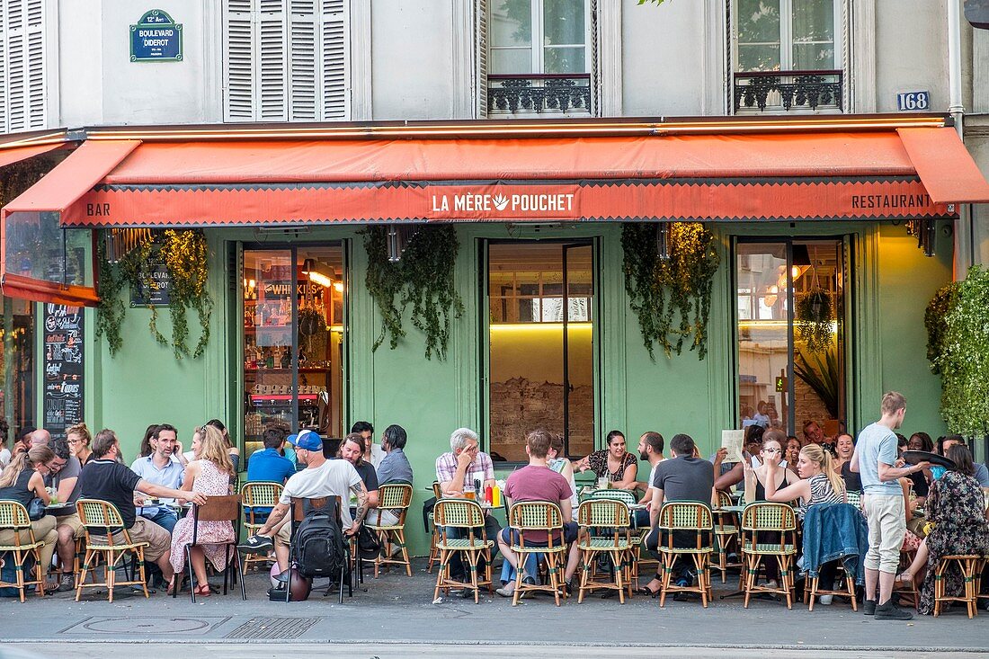 Frankreich, Paris, Caféterrasse Mother Pouchet