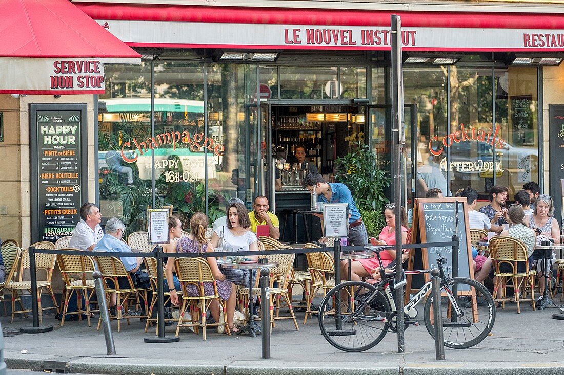 France, Paris, terrace of the cafe le Nouvel Institut