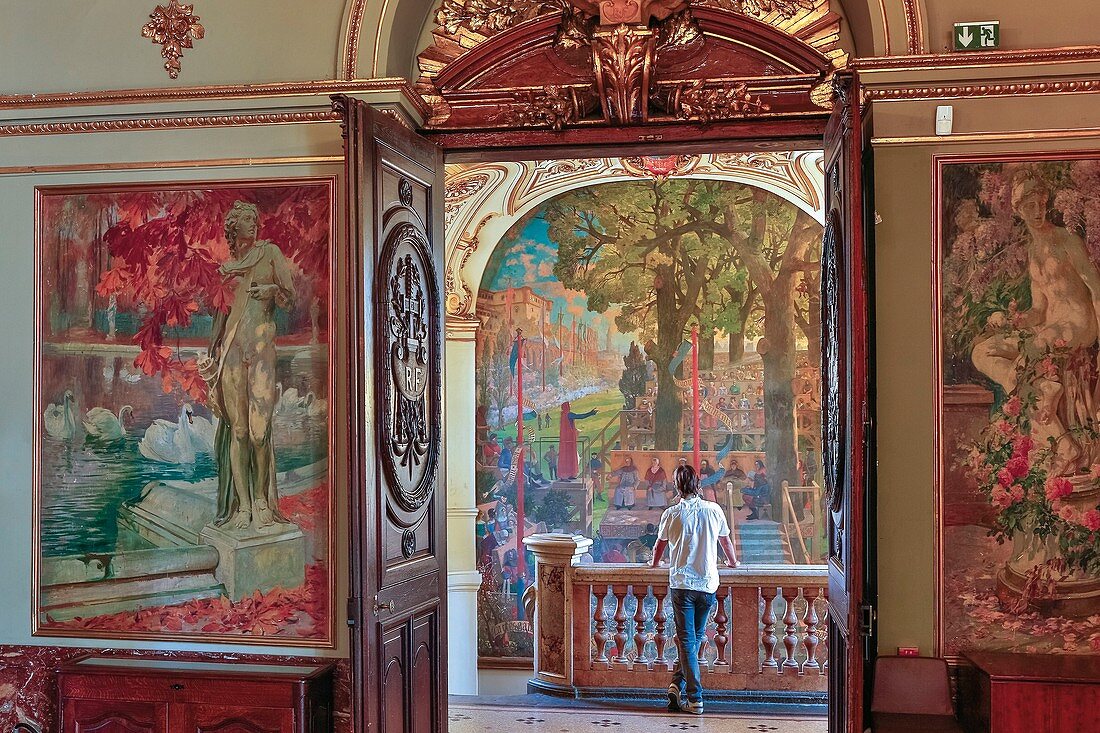 France, Haute Garonne, Toulouse, listed at Great Tourist Sites in Midi-Pyrenees, Capitole Place, Le Capitole, Gervais Hall, Gervais door room entrance, framed paintings, showing the stairway of honour