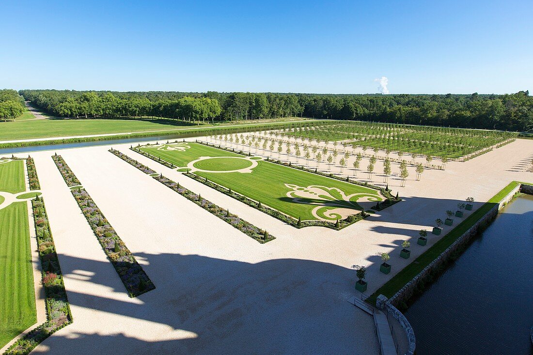 France, Loir et Cher, Loire valley listed as World Heritage by UNESCO, Chambord, the royal castle, the Jardins a la Francaise (French gardens)