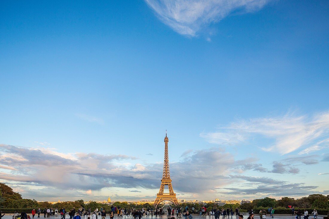 Frankreich, Paris, Gebiet, das von der UNESCO, Trocadero, dem Menschenrechtsplatz und dem Eiffelturm zum Weltkulturerbe erklärt wurde