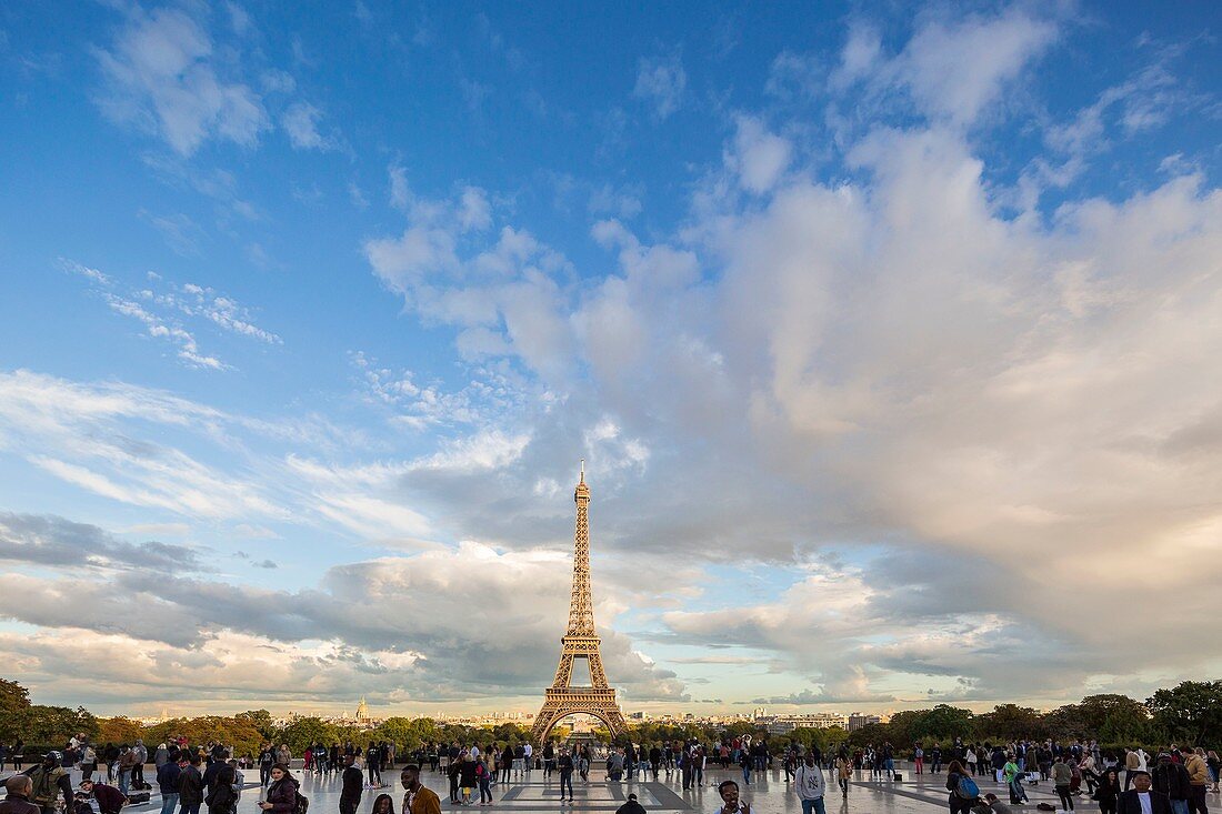 Frankreich, Paris, Gebiet, das von der UNESCO, Trocadero, dem Menschenrechtsplatz und dem Eiffelturm zum Weltkulturerbe erklärt wurde