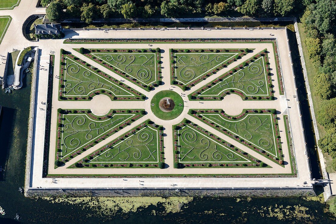 France, Indre et Loire, Chenonceaux, Diane de Poitiers garden (aerial view)
