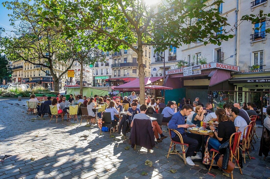 France, Paris, Quartier Latin, café terrace in Mouffetard street