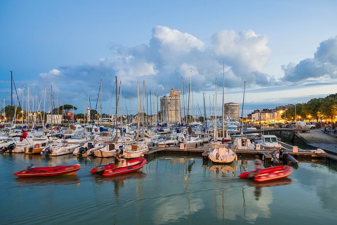 Frankreich, Charente Maritime, La Rochelle, schwimmendes Becken des alten Hafens