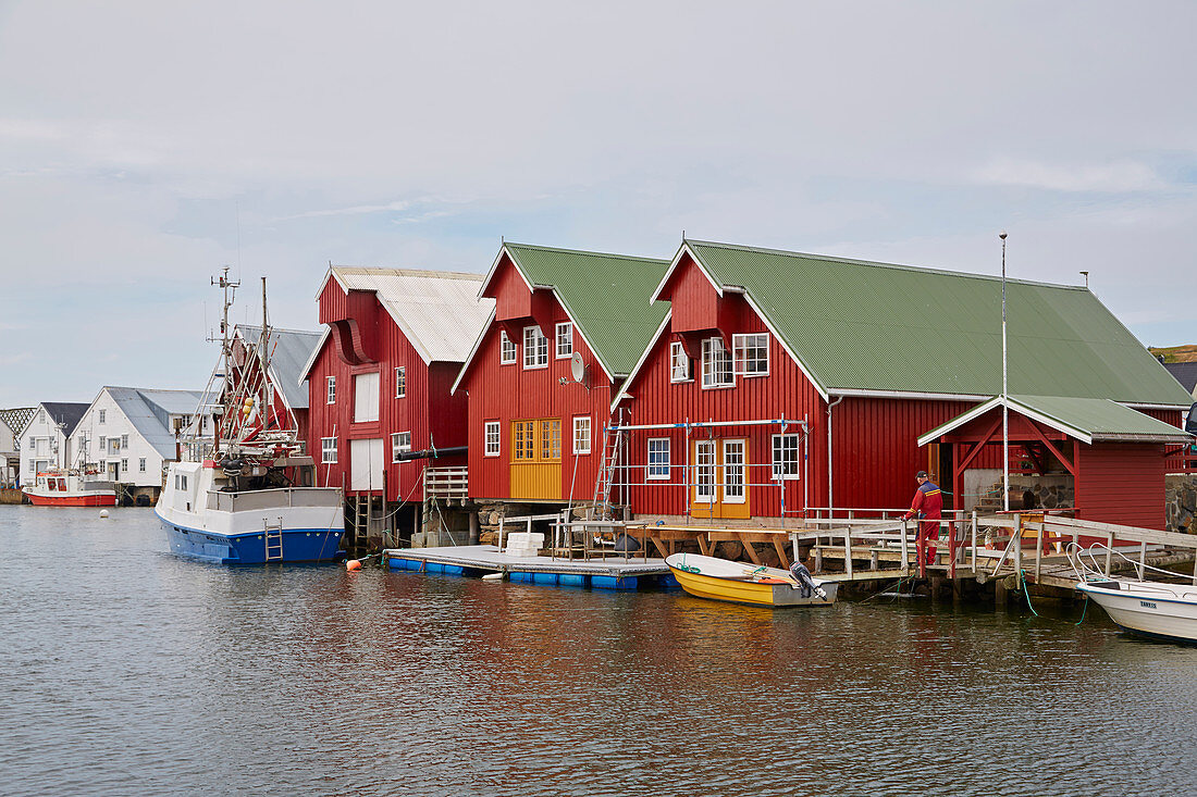 Hafen vom alten Fischerort Bud, More og Romsdal, Norwegen, Europa