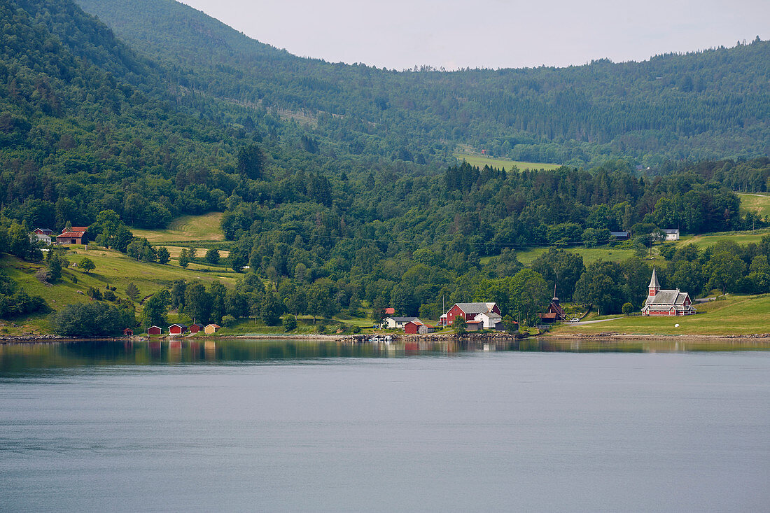 Blick über den Rödvenfjorden auf Rödven, More og Romsdal, Norwegen, Europa