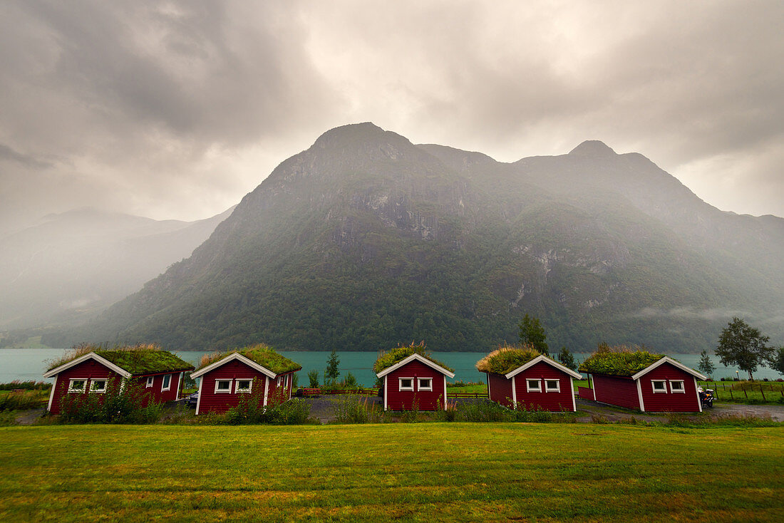 Rorbuer, Hütten, Camping, Berge, See, Fjord, Oldevatnet, Norwegen, Europa 