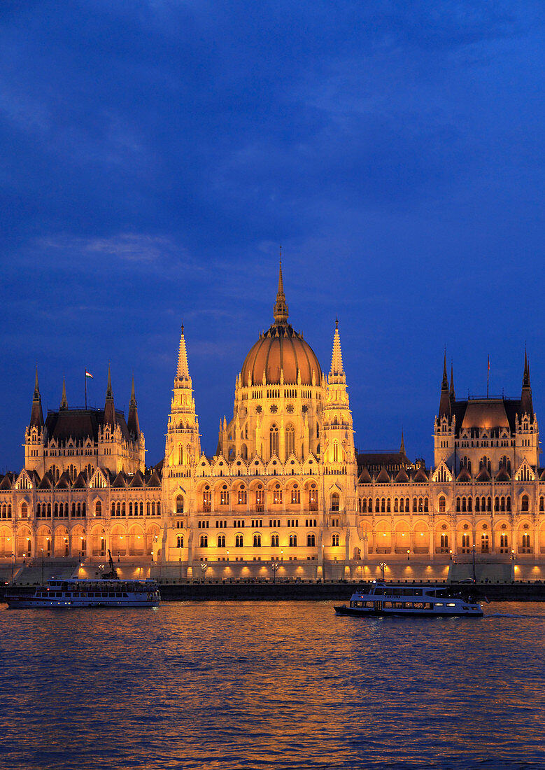 Ungarn, Budapest, Parlament (Országház), Donau