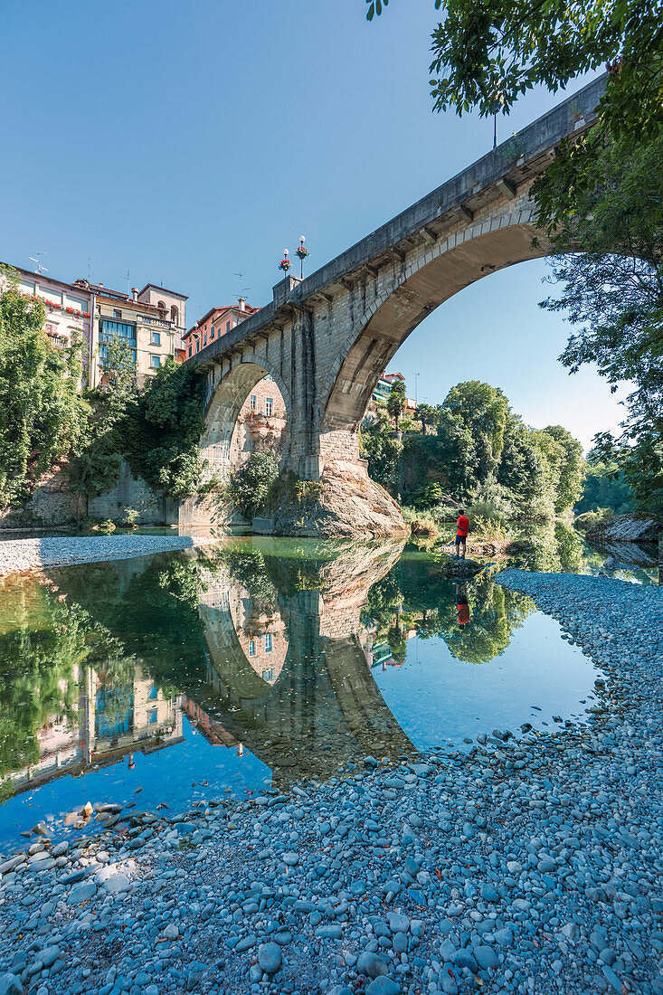 Die Teufelsbrücke (Ponte del Diavolo) am Fluss Natison, Cividale del Friuli, Udine, Friaul Julisch Venetien, Italien, Europa