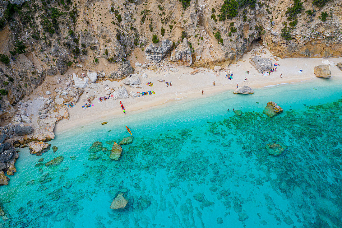 Der Strand Cala Mariolu im Golf von Orosei liegt zwischen Dorgali und Baunei, Nuoro, Sardinien, Italien