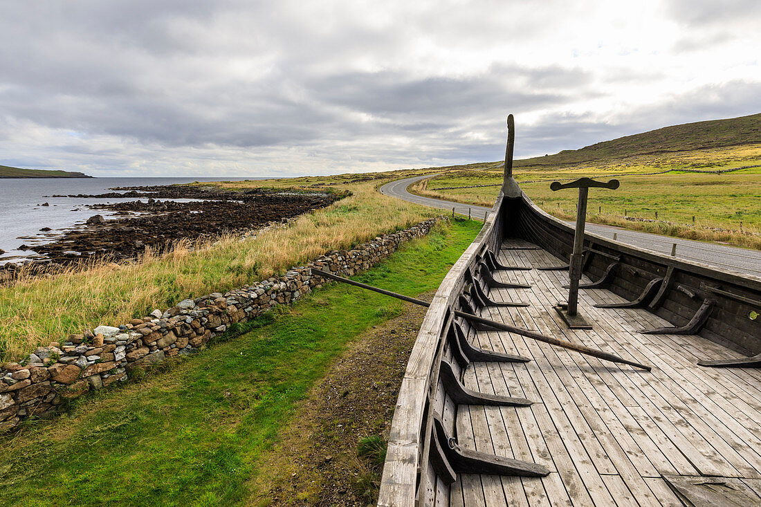 Replica Viking Longship, Skidbladner, Haroldswick, Insel Unst, Shetlandinseln, Schottland, Vereinigtes Königreich, Europa