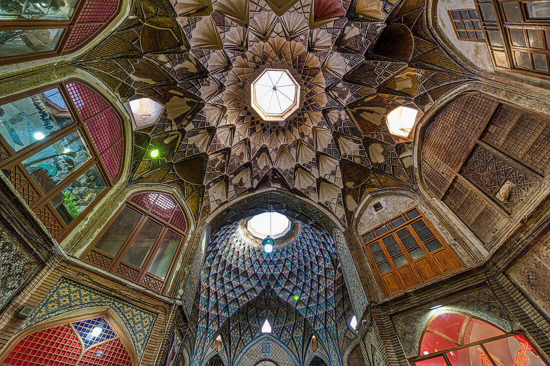 Central square with Khan Amin al-Dowleh Timche dome, Old Kashan bazaar, Isfahan Province, Islamic Republic of Iran, Middle East