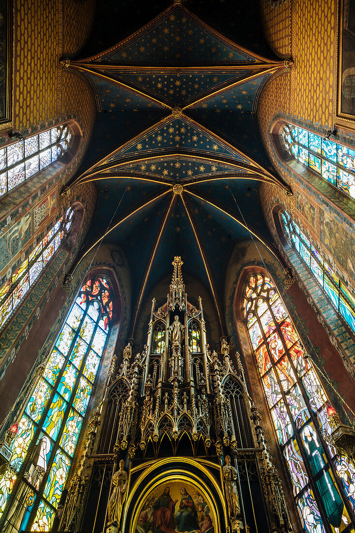 Innenansicht der Decke der Kirche des Heiligen Franziskus von Assisi, Krakau, Malopolskie, Polen, Europa
