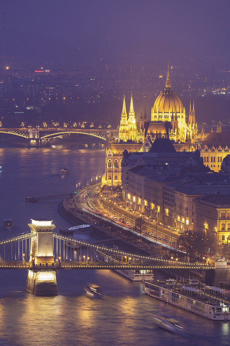 The Hungarian Parliament Building and Chain Bridge over the River Danube, UNESCO World Heritage Site, Budapest, Hungary, Europe