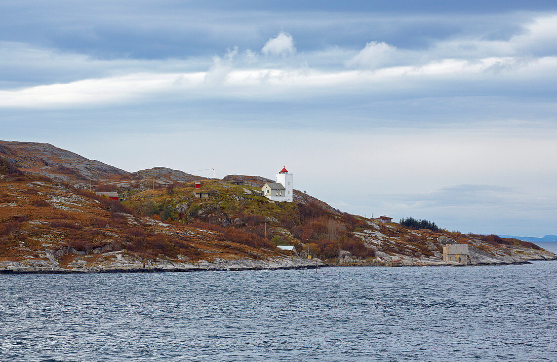 Lighthouse Agdenes Fyr (Agdenes fyrstasjon) in the Trondheimsfjorden (Trondheimfjord), Sör-Trondelag Province, Trondelag, Norway, Europe