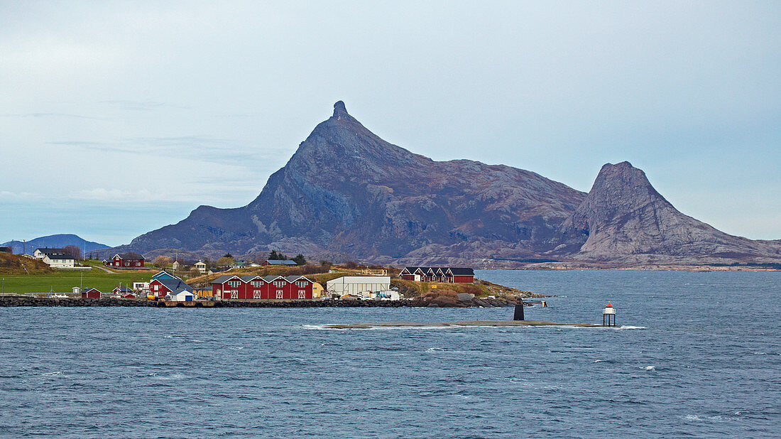 Indre Kvaroy Island and Hestmona Mountain, Indre Kvaroey, Nordland, Norway, Europe