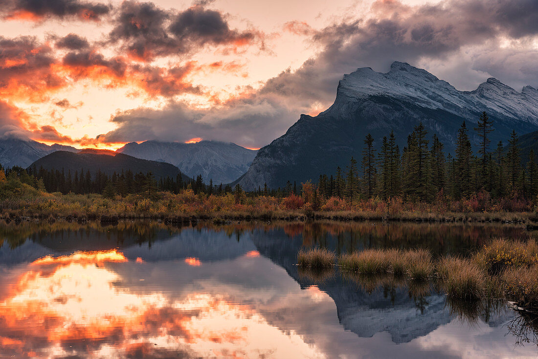 Sunrise and storm clouds at Vermillion Lakes with Mount Rundle in autumn, Banff National Park, UNESCO World Heritage Site, Alberta, Rocky Mountains, Canada, North America