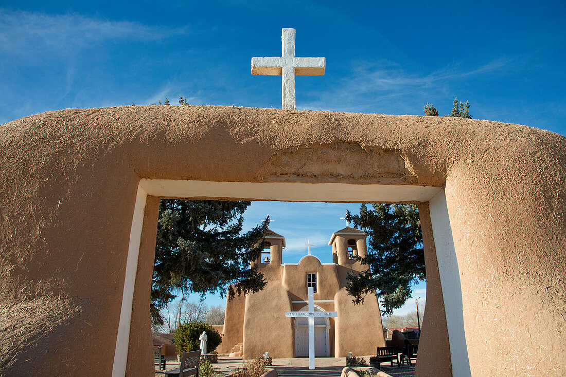 The historic adobe San Francisco de Asis church in Taos, New Mexico, United States of America, North America