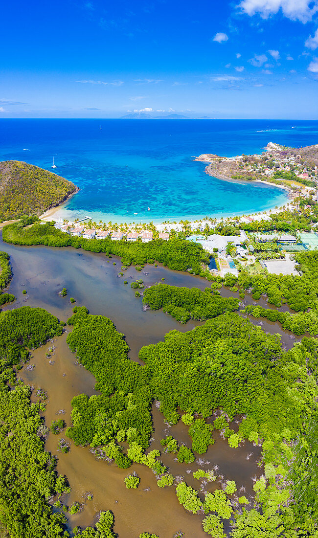 Luftpanorama durch Drohne von Carlisle Bay Beach, Antigua, Inseln über dem Winde, Westindische Inseln, Karibik, Mittelamerika