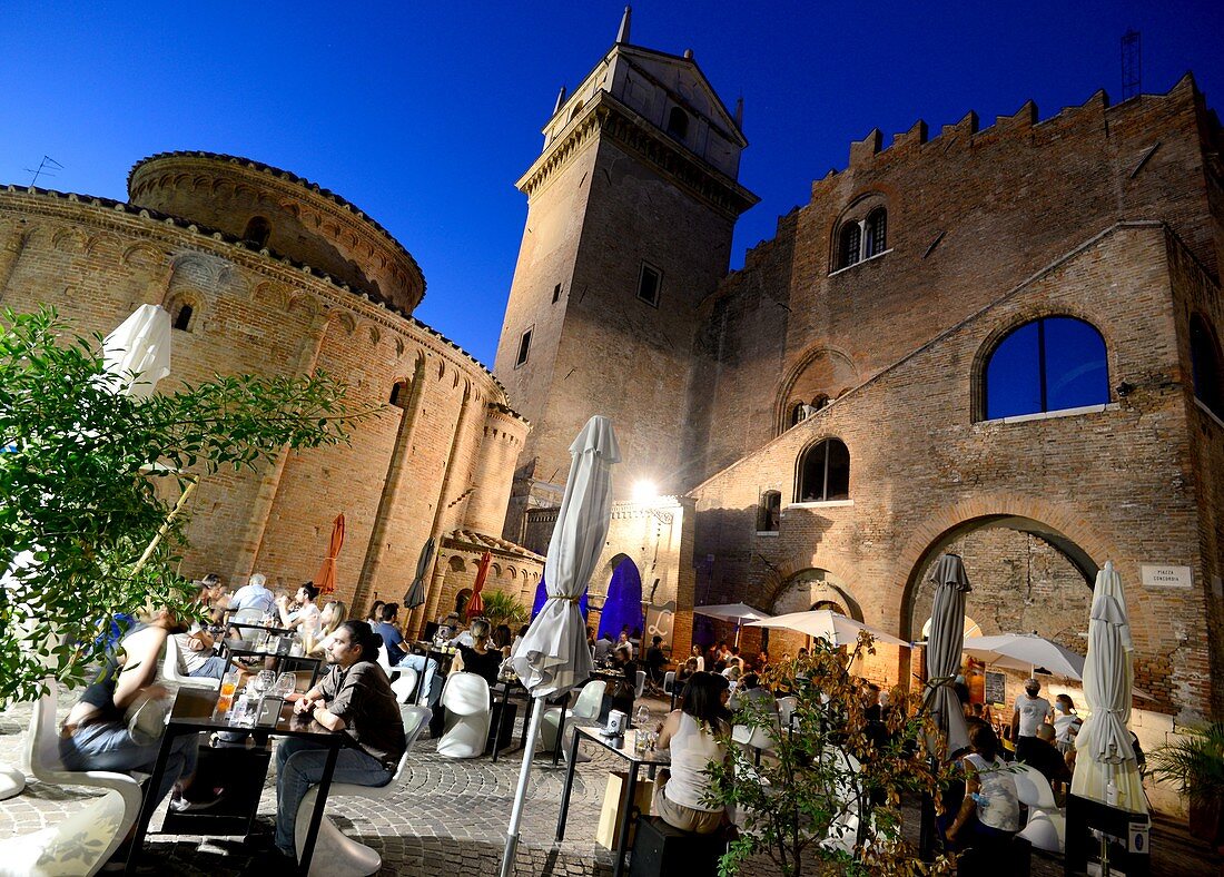 Palazzo delle Ragione am Piazza Erbe, Mantua, Lombardei, Italien