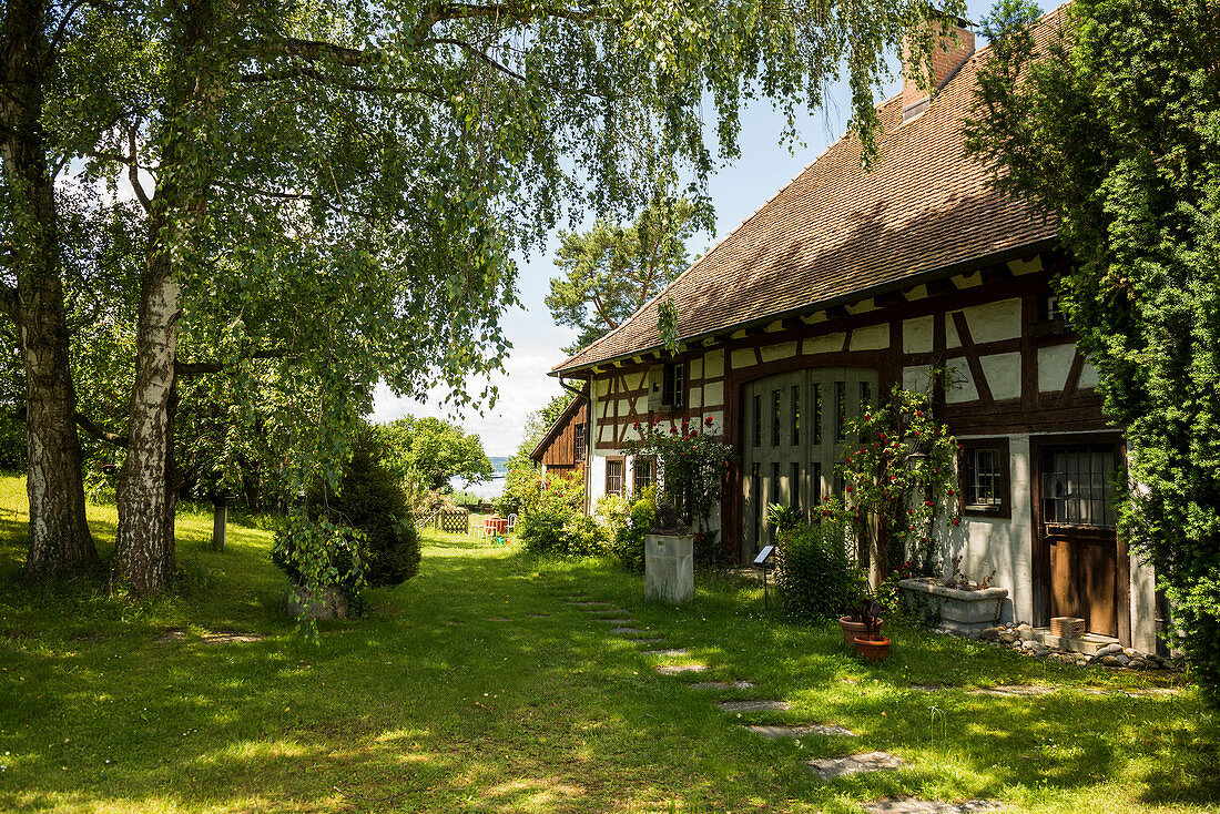 Fachwerkhaus mit Bauerngarten, Seefelden, Uhldingen, Bodensee, Baden-Württemberg, Deutschland