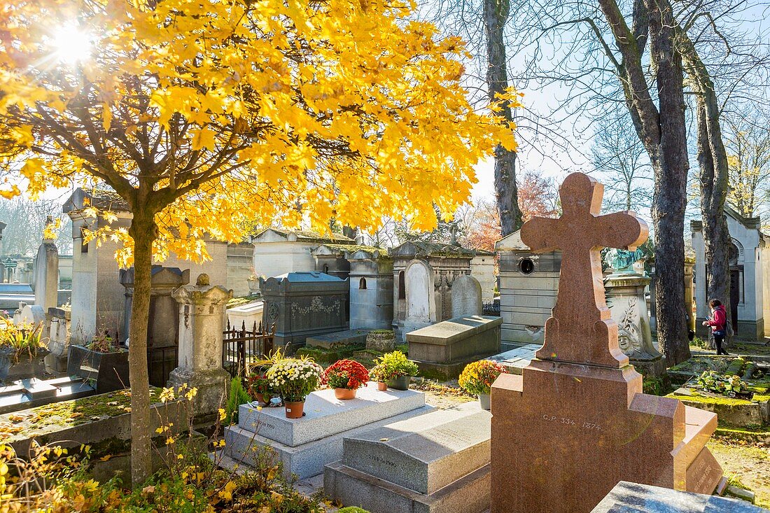 France, Paris, the Pere Lachaise cemetery in autumn