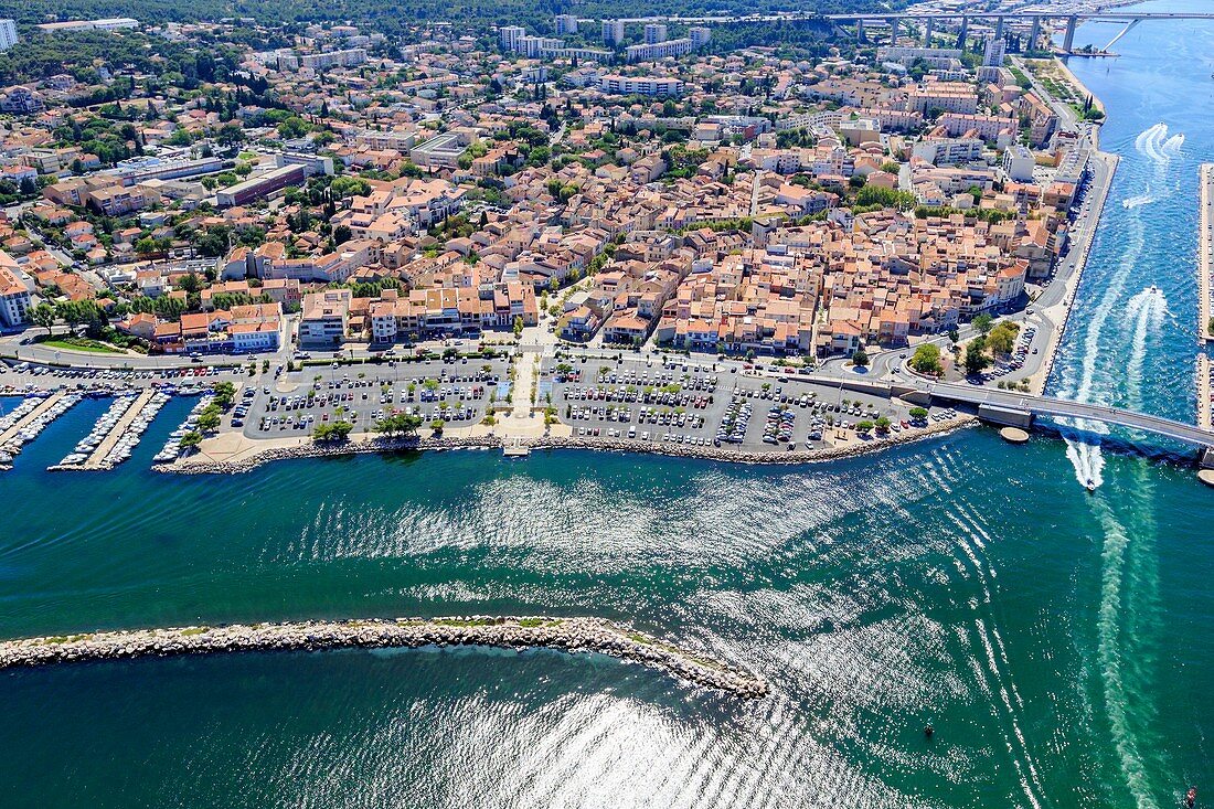 Frankreich, Bouches du Rhone, Martigues, Bezirk Jonquieres, Kanal von Marseille zur Rhone, Hafen von Jonquieres (Luftaufnahme)