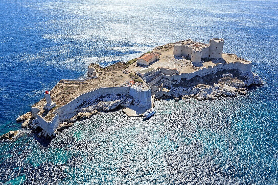 Frankreich, Bouches du Rhone, Nationalpark der Calanques, Marseille, Archipel der Frioul-Inseln, Château 'If, klassifiziertes historisches Denkmal (Luftaufnahme)