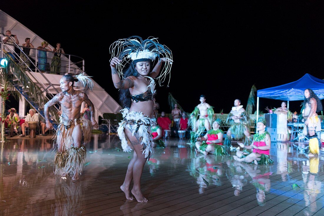France, French Polynesia, Marquesas archipelago, Aranui 5 cruise, Polynesian evening around the pool, Marquesan dance