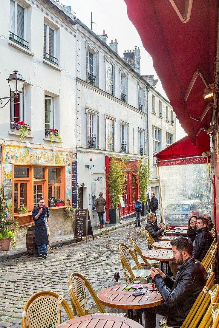 France, Paris, Montmartre, Place Jean Baptiste Clement