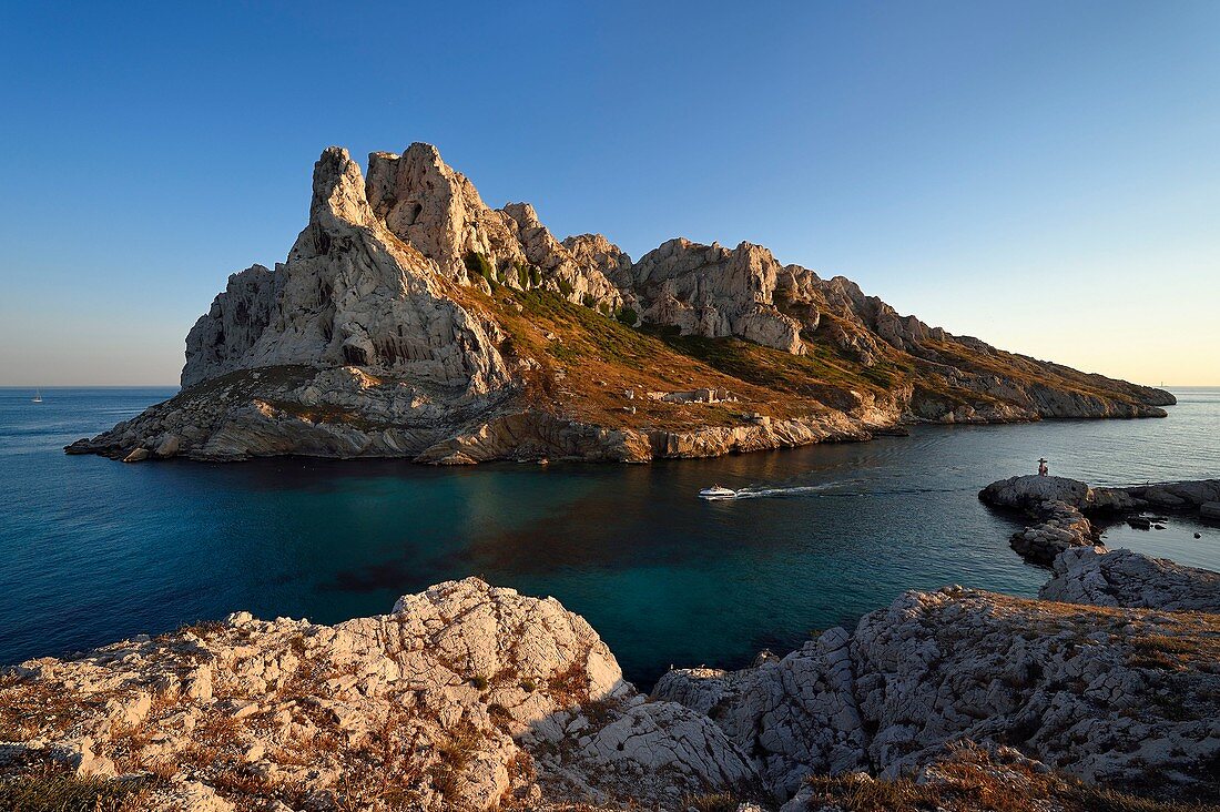 Frankreich, Bouches du Rhone, Marseille, Nationalpark der Calanques, Les Goudes, Passagen des Croisettes, die Klippen der Ile Maire (Antrag auf Genehmigung vor Veröffentlichung erforderlich)